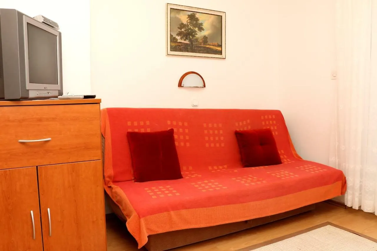 Apartment Apartmani Mary 2 Plus 1 Kukljica Croatia